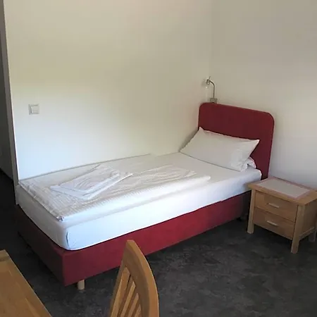 Onkel Tom's Huette Ξενοδοχείο 3*