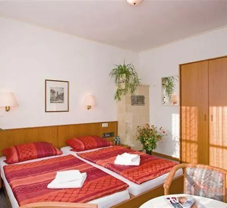 Hotel Onkel Tom's Hutte