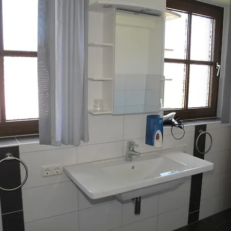 Hotel Onkel Tom's Huette 3*