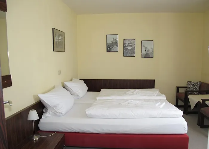 Hotel Onkel Tom`s Hütte 3*